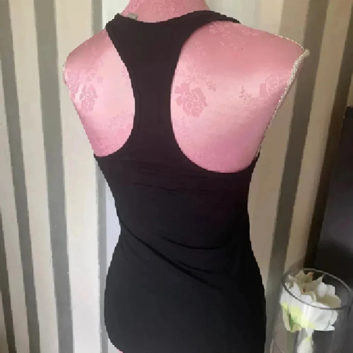 Svart linne med silvriga paljetter  - 4