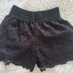 Svarta spetsshorts - Supercoola o snygga spetsshorts😍😍