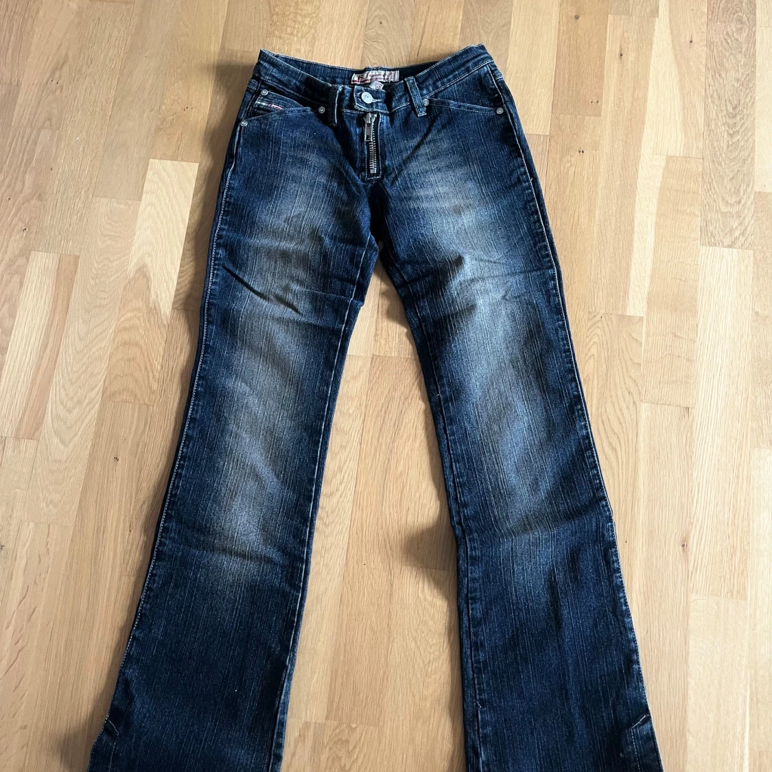 Mörkblå jeans från Forbidden - 4