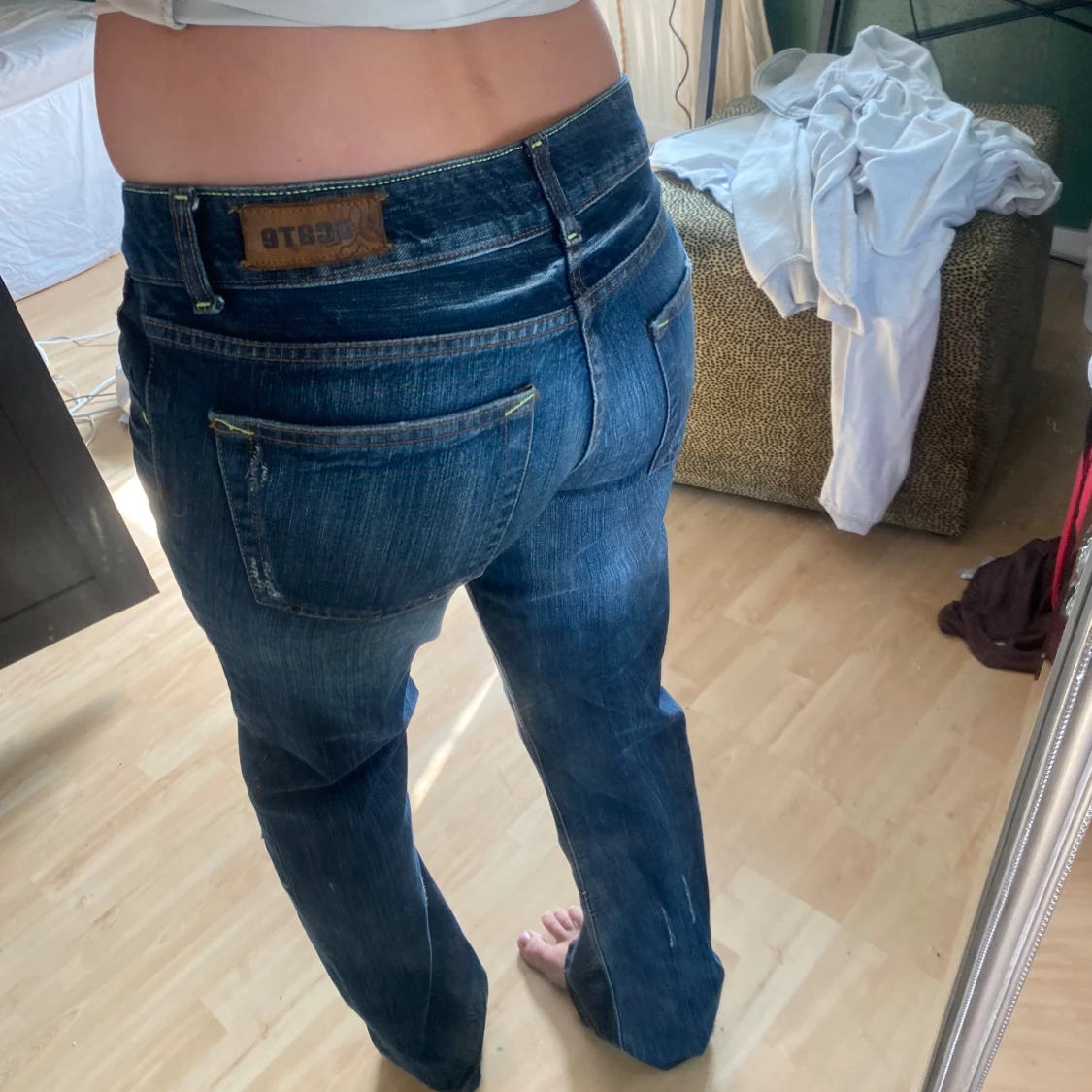 Mörkblå lågmidjade jeans från dcate - 1