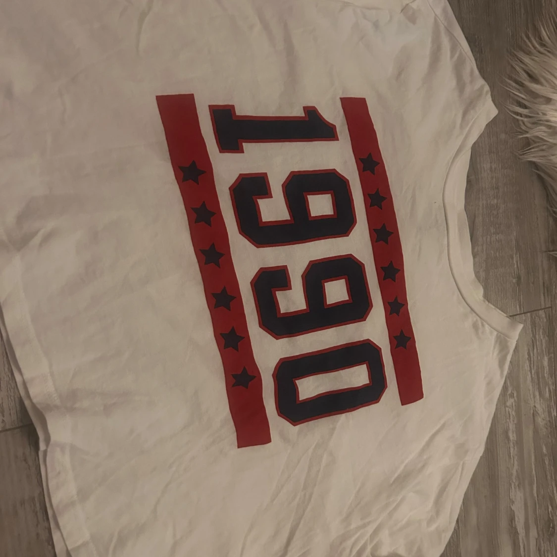 Vit t-shirt 1990 från Divided - 3