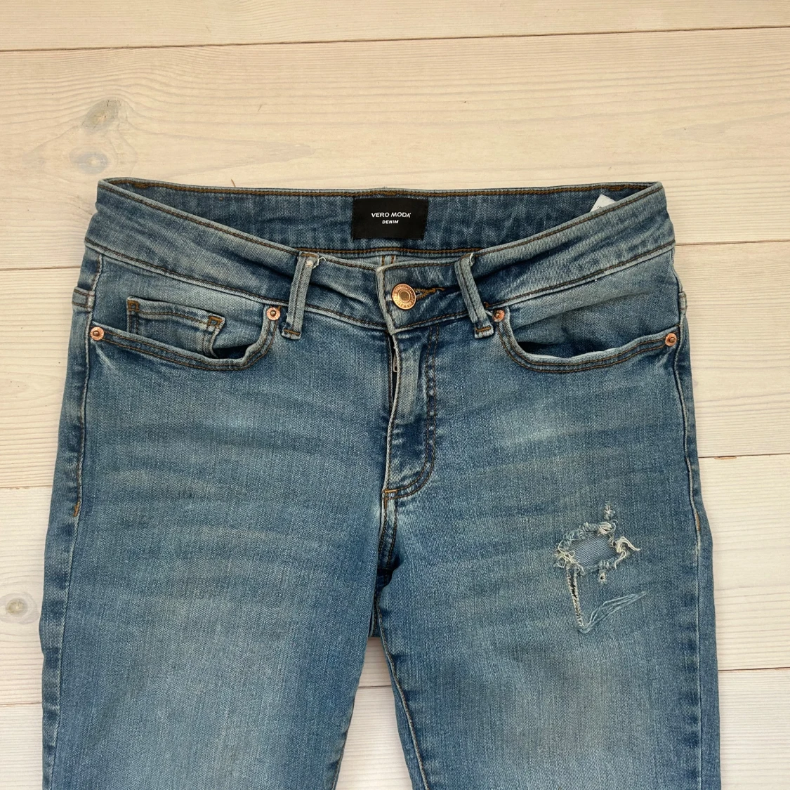 Blå bootcut jeans från Vero Moda - 1