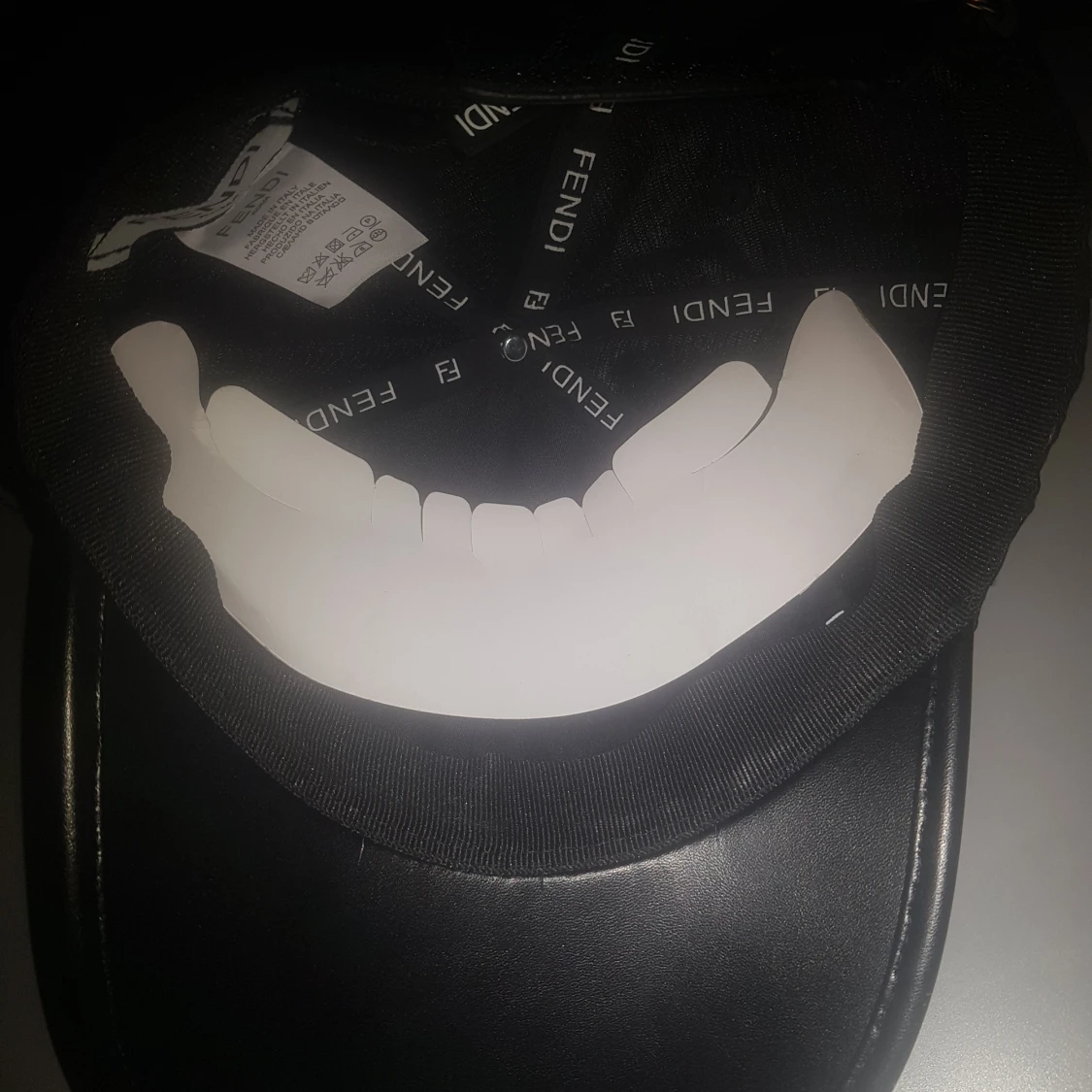 Svart Fendi keps med FF-mönster - 2