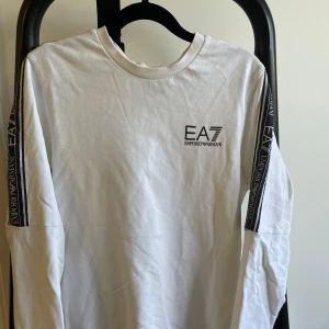 Emporio Armani EA7 sweatshirts  - 1 för 300 och båda för 500