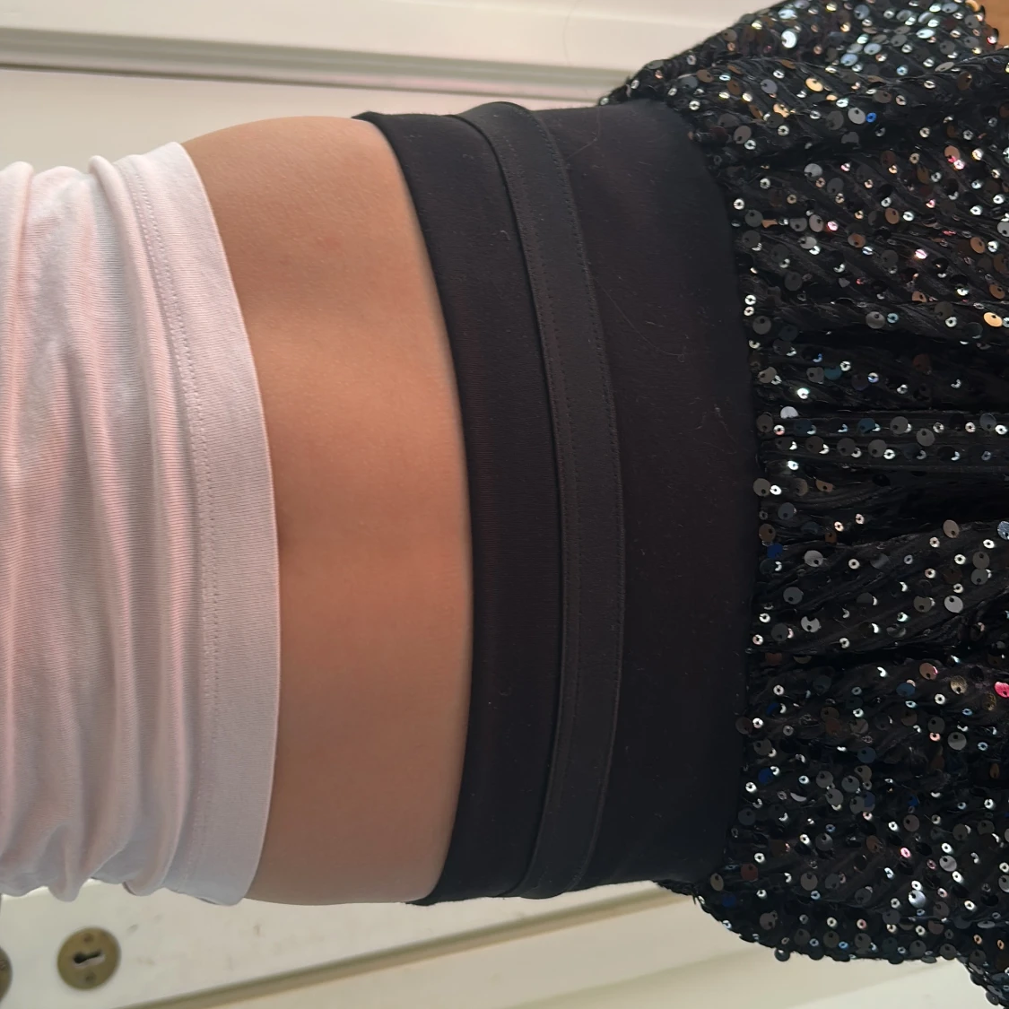 Svart paljettkjol från Zara - 2