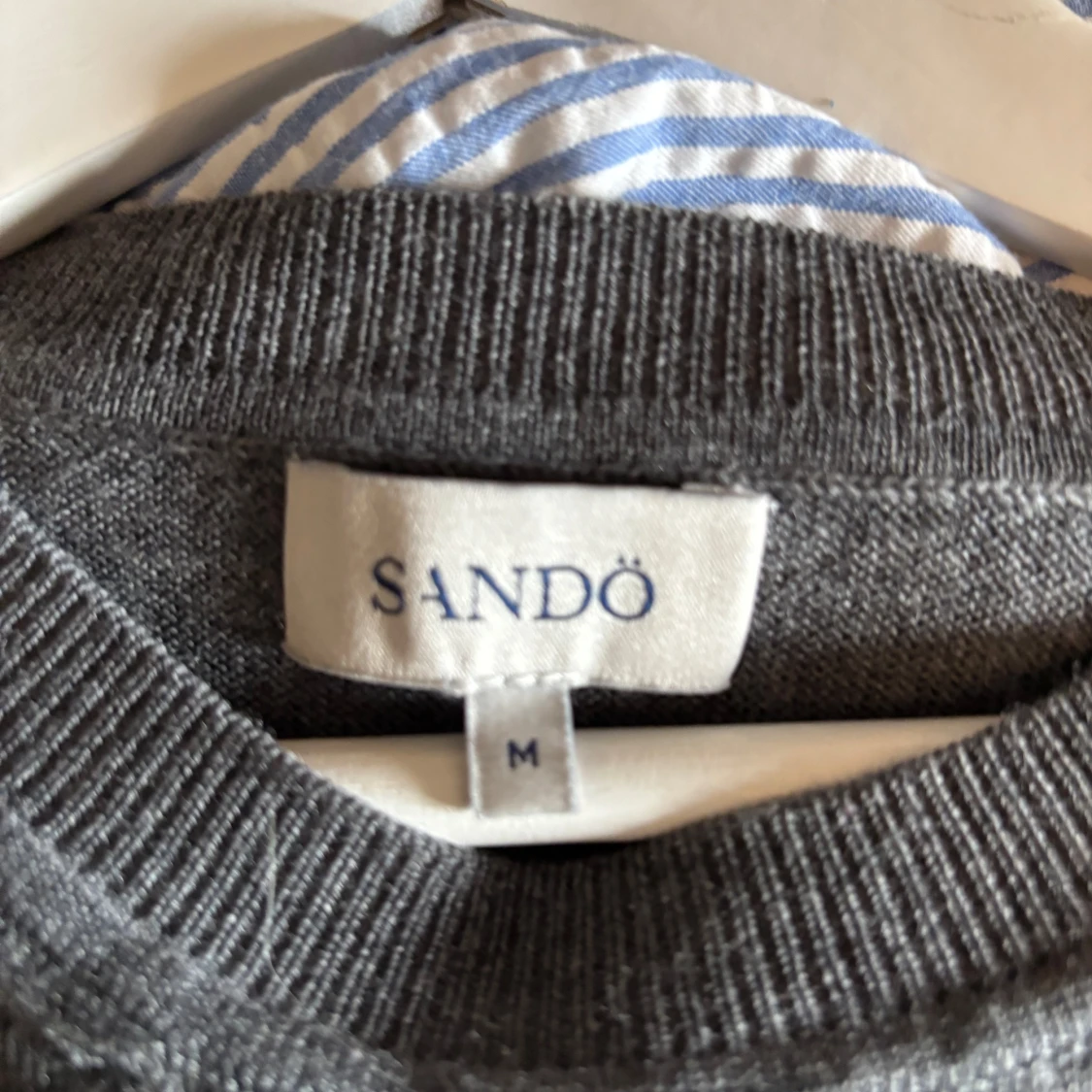 Mörkgrå stickad tröja från Sandö - 1