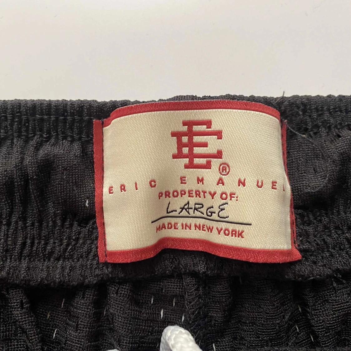 Svarta meshshorts med röd brodyr - 3