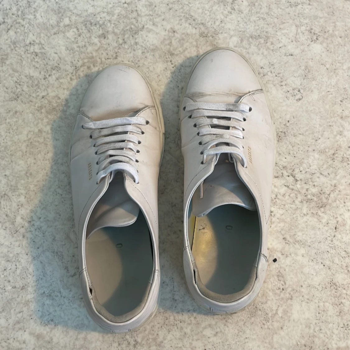 Vita sneakers från Axel Arigato - 4