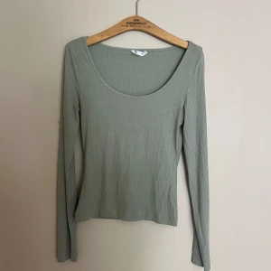 Tunn långärmad tröja - Använd men i bra skick