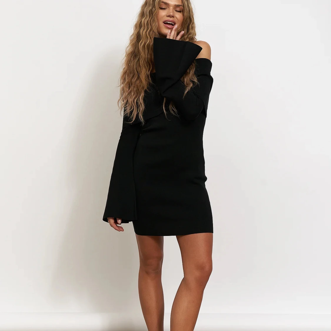 Svart offshoulder miniklänning - 1