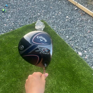 Callaway xr speed driver  - Bilderna visar en golfklubba (driver) av modellen Callaway XR Speed med tillhörande headcover från Ping. Loft 9 grader men är justerbart 