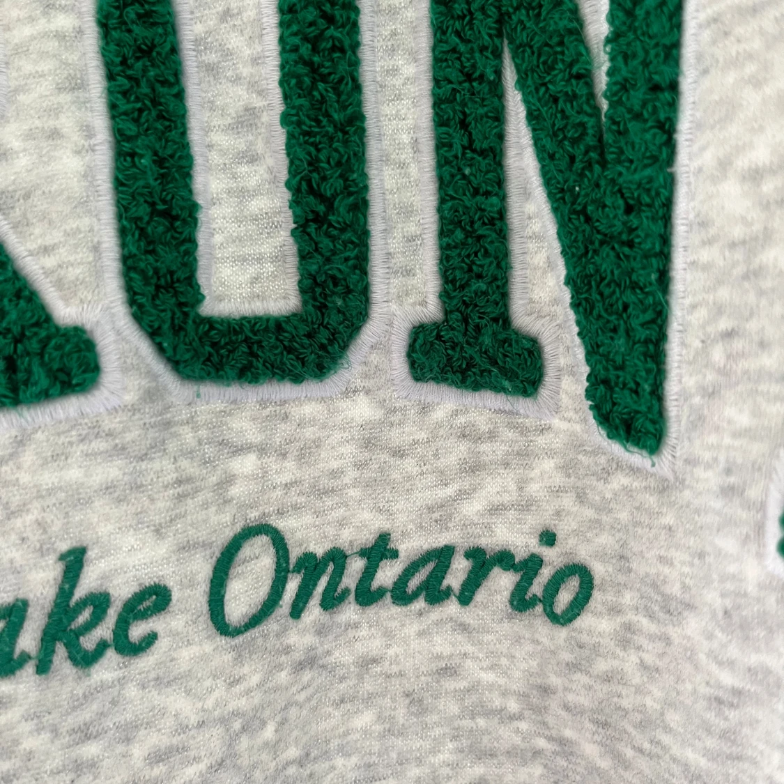 Grå college-tröja  - 3