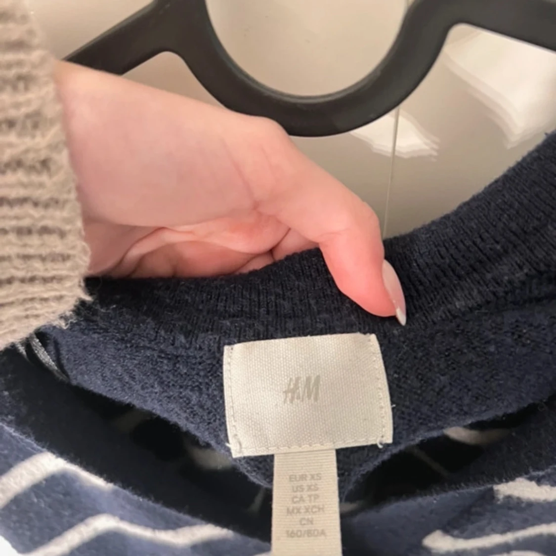 Marinblå  stickad tröja  - 2