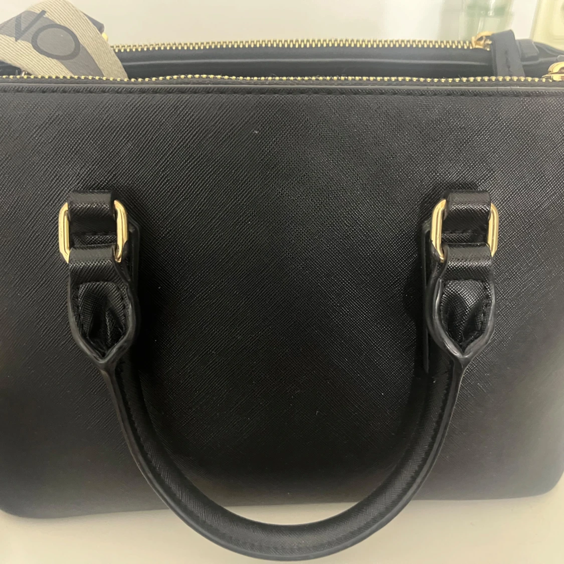 Svart handväska från Valentino - 2