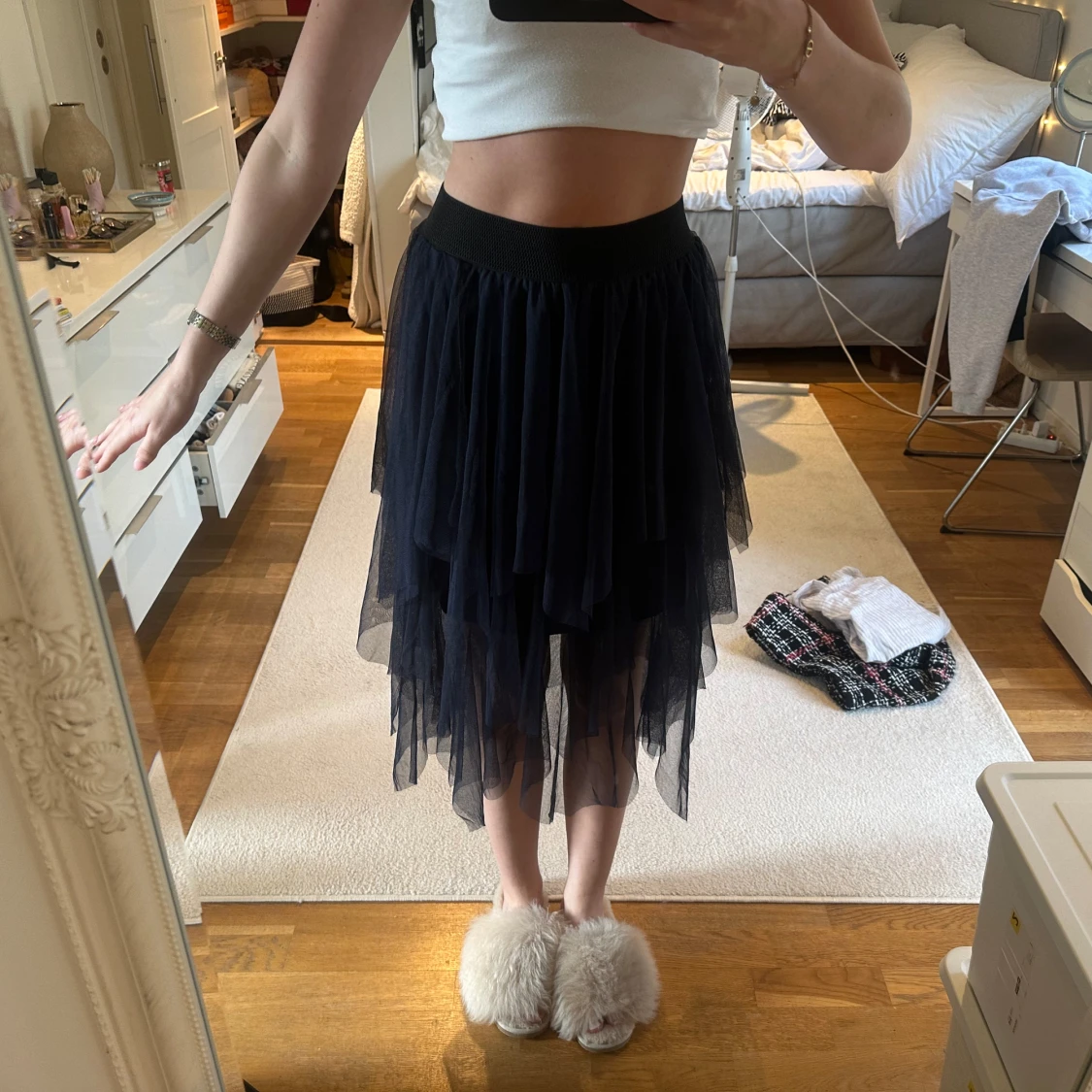 Svart tyllkjol med lager på lager - 1