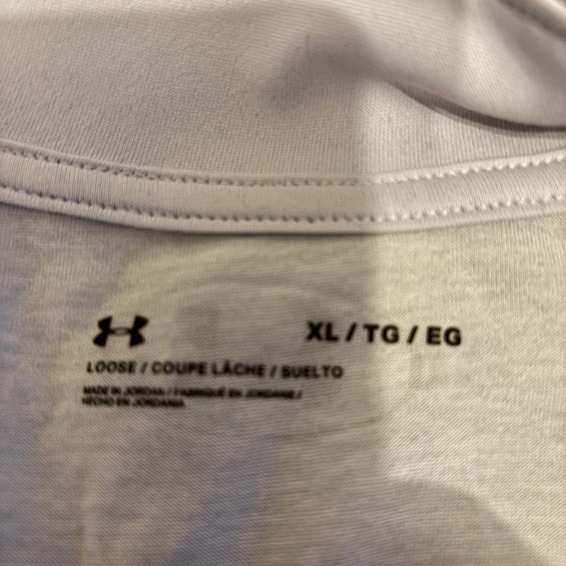Vit långärmad träningströja från Under Armour - 1