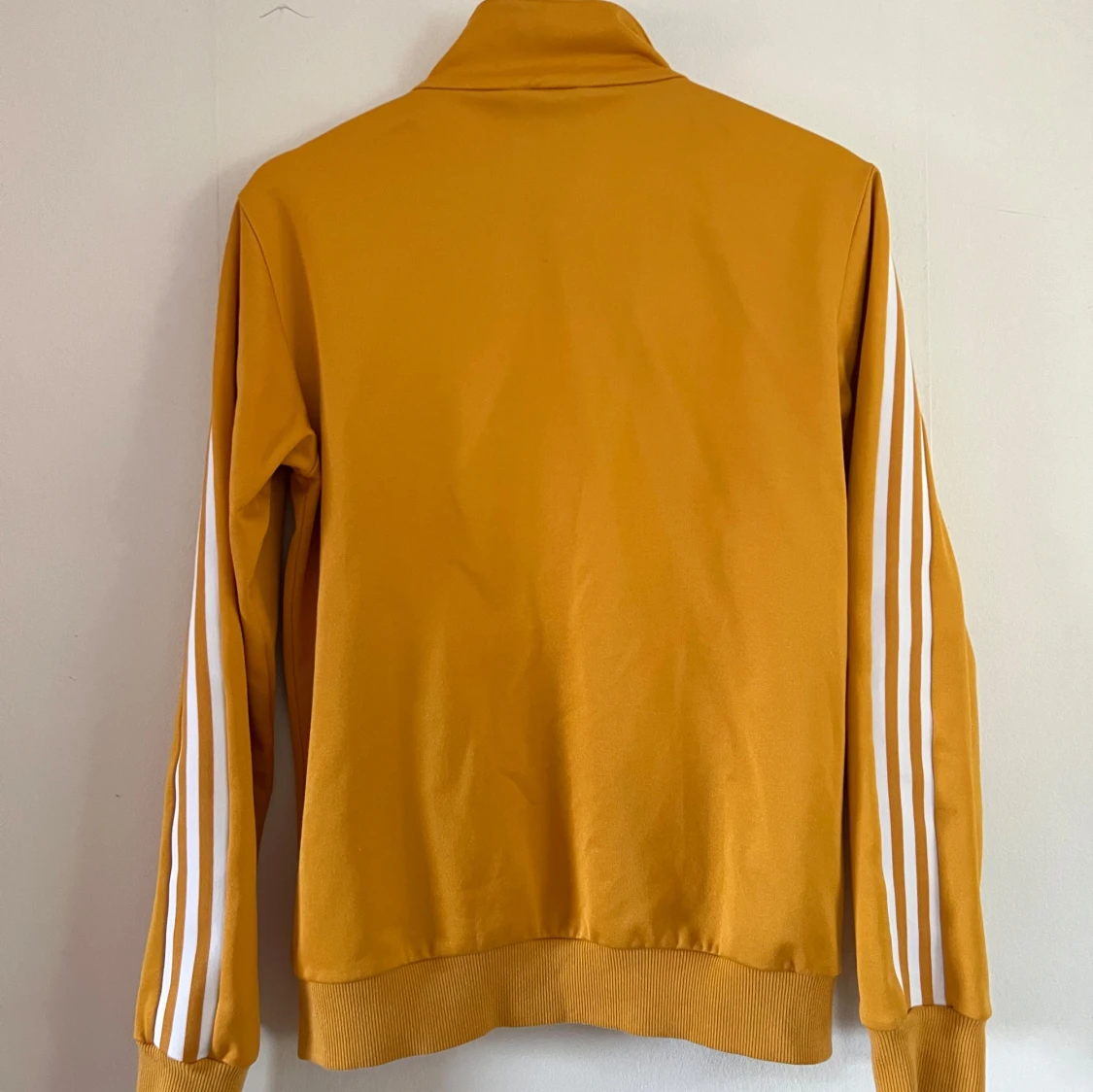 Gul träningsjacka från Adidas - 1