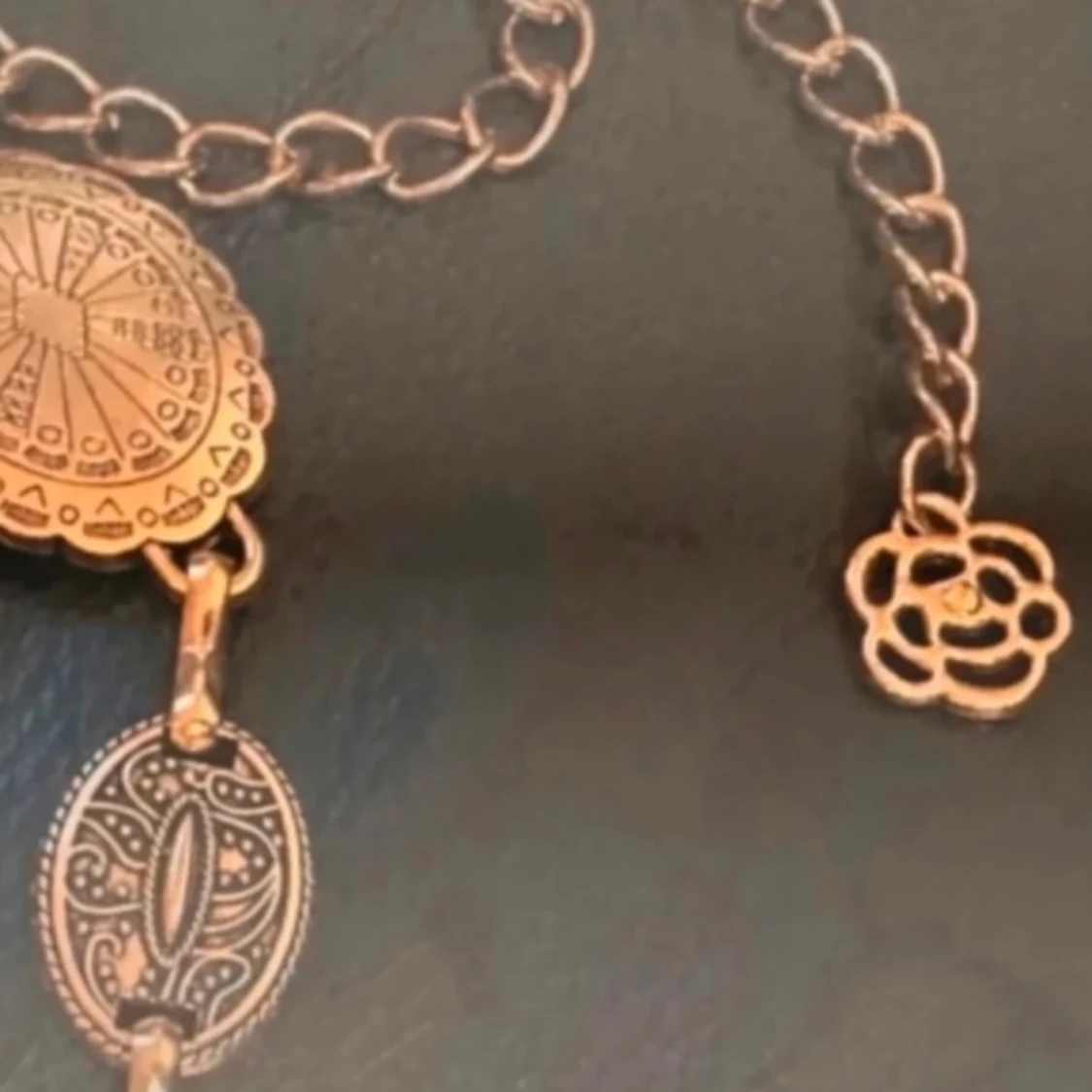 Boho kedjebälte med präglade medaljonger – retro, western & alternativ stil Nytt & oanvänt  - 3