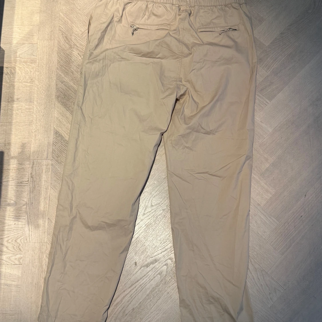 Beige cargopants med snörning - 1