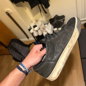 Lanvin - Säljer ett par lanvins storlek 42 bra skick bara lite smutsiga men enkelt att ta bort