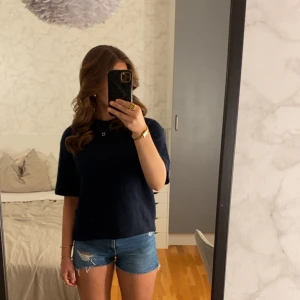 Jeansshorts💘💘 - Ett par blå jeansshorts i storlek 36 från Hm😇