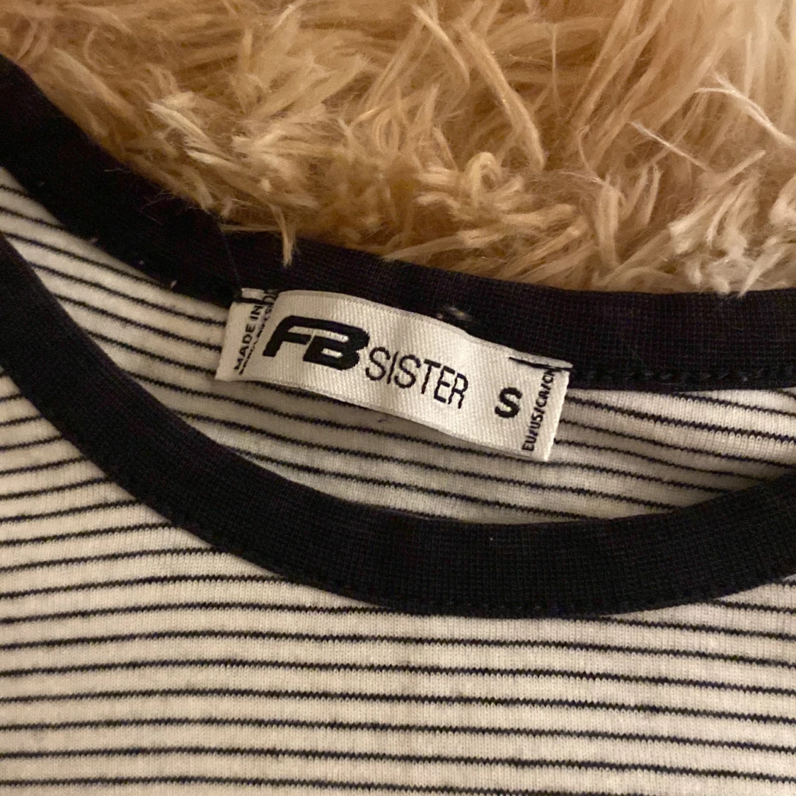 Randig topp med broderi från FB Sister - 1