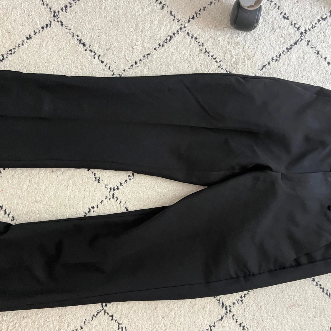 Svarta kostymbyxor från BikBok - 2