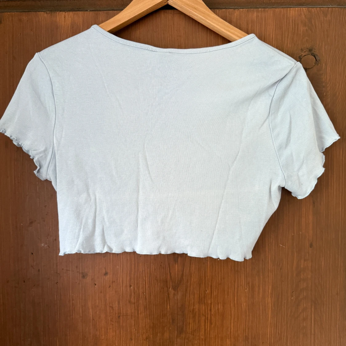 Vit croppad cowboy t-shirt - 1