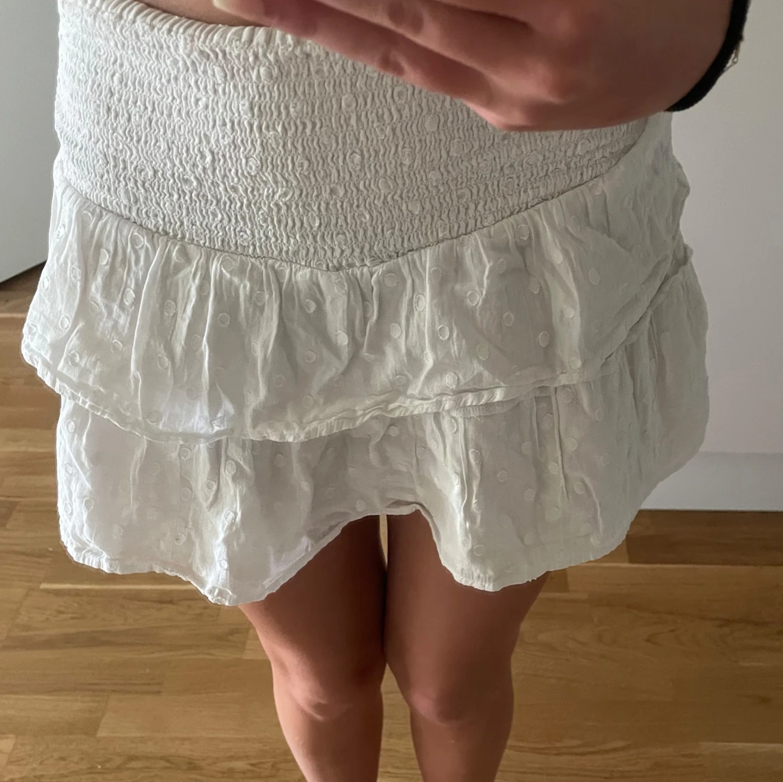 Vit volangkjol från Gina Tricot - 1