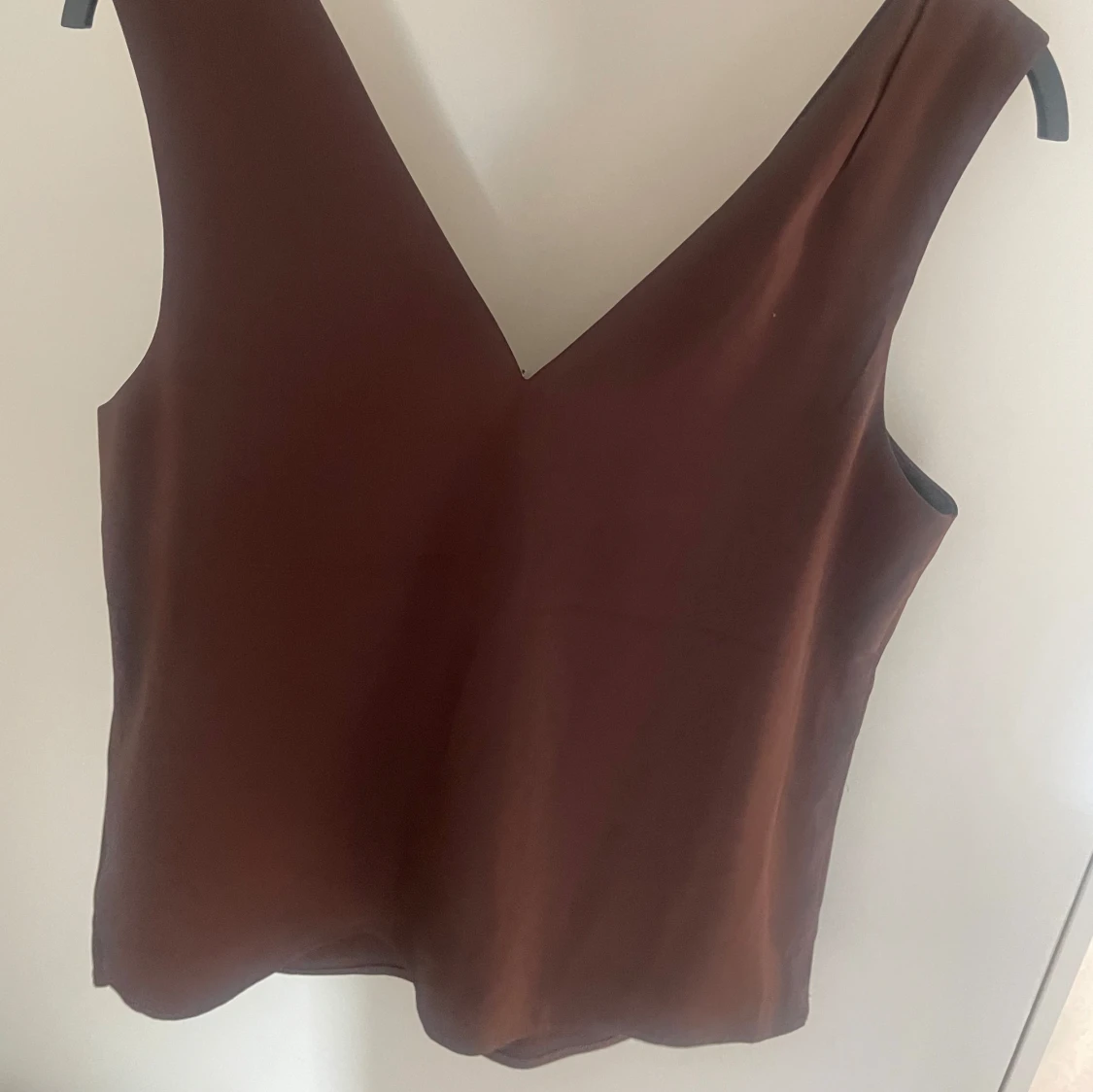 Brun ärmlös topp - 1