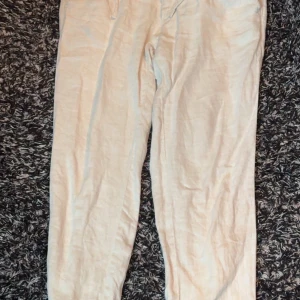 Linnebyxor - Linnebyxor från esprit i storlek 30/32 i relaxed fit