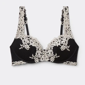 Intimissmi push up bh - Superfin bh som är något liten i storlek. Använda ca 3 gånger så den är i toppen skick. Den är i den svarta färgen.