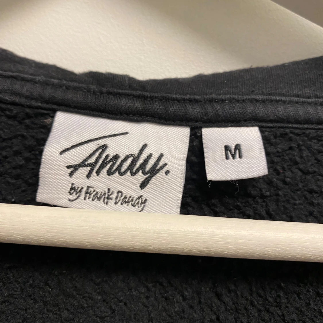 Svart hoodie från Andy by Frank Dandy - 2