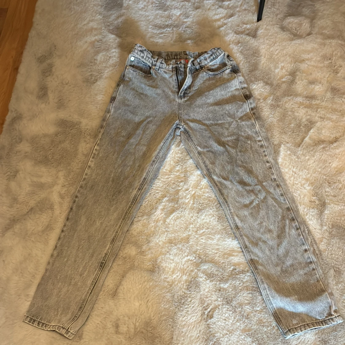 Grå jeansbyxor från RYVLS