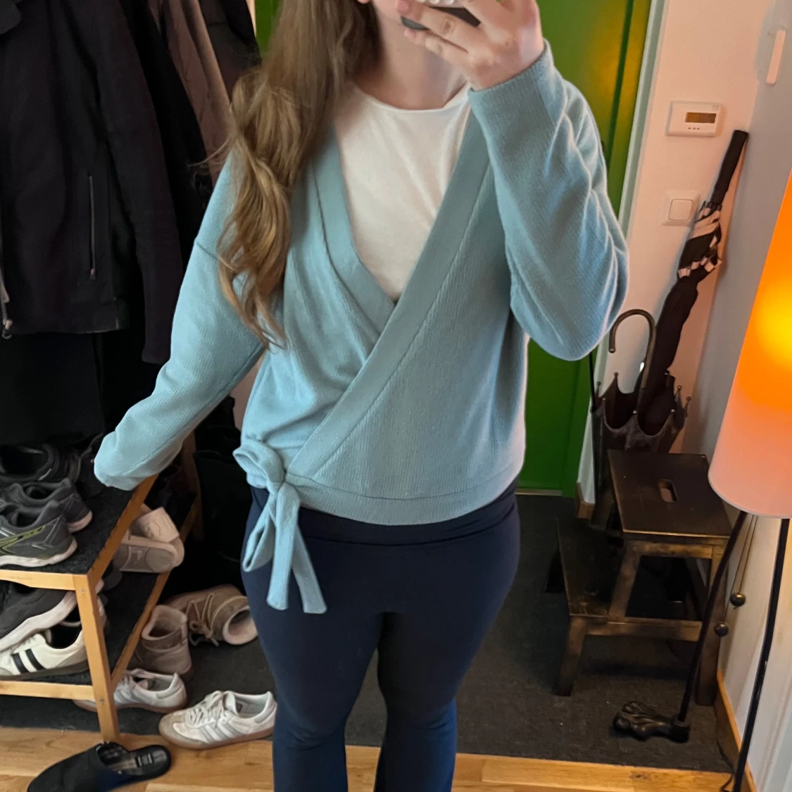 Ljus blå knuten kofta - 1
