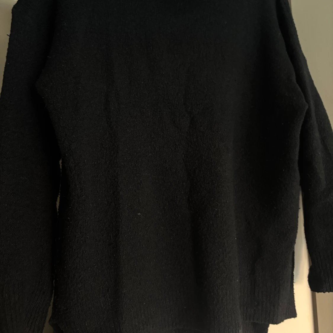 Svart stickad polotröja från Lager157 - 2