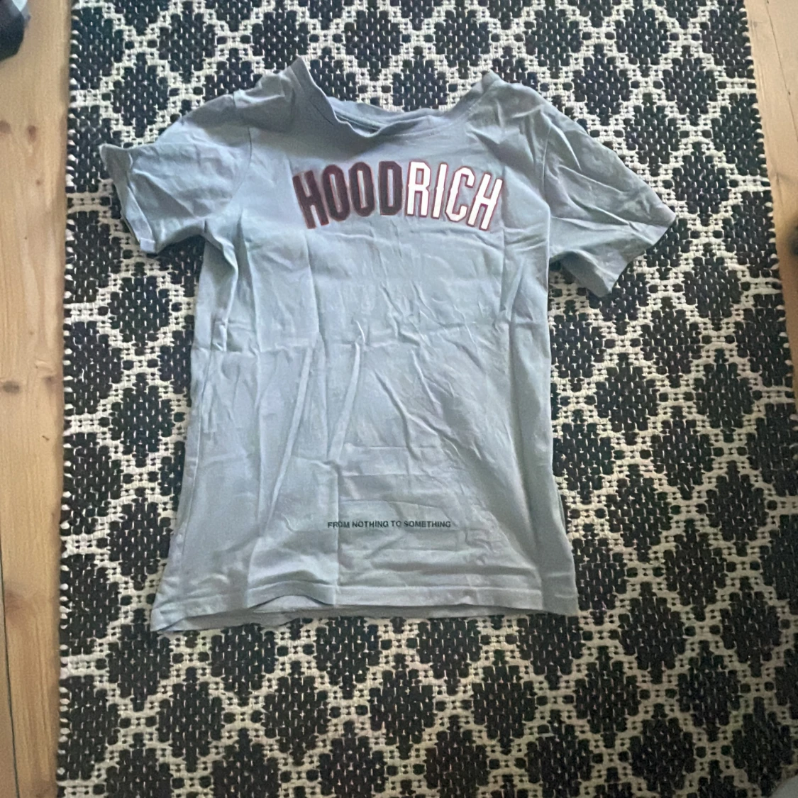 Grå shorts från Hoodrich - 2