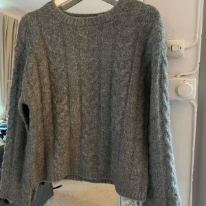 Stickad - Grå stickad tröja från lager 157 storlek xs