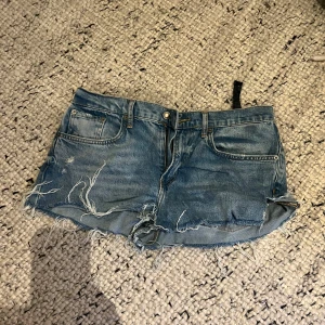 Blå jeansshorts  - Så snygga 