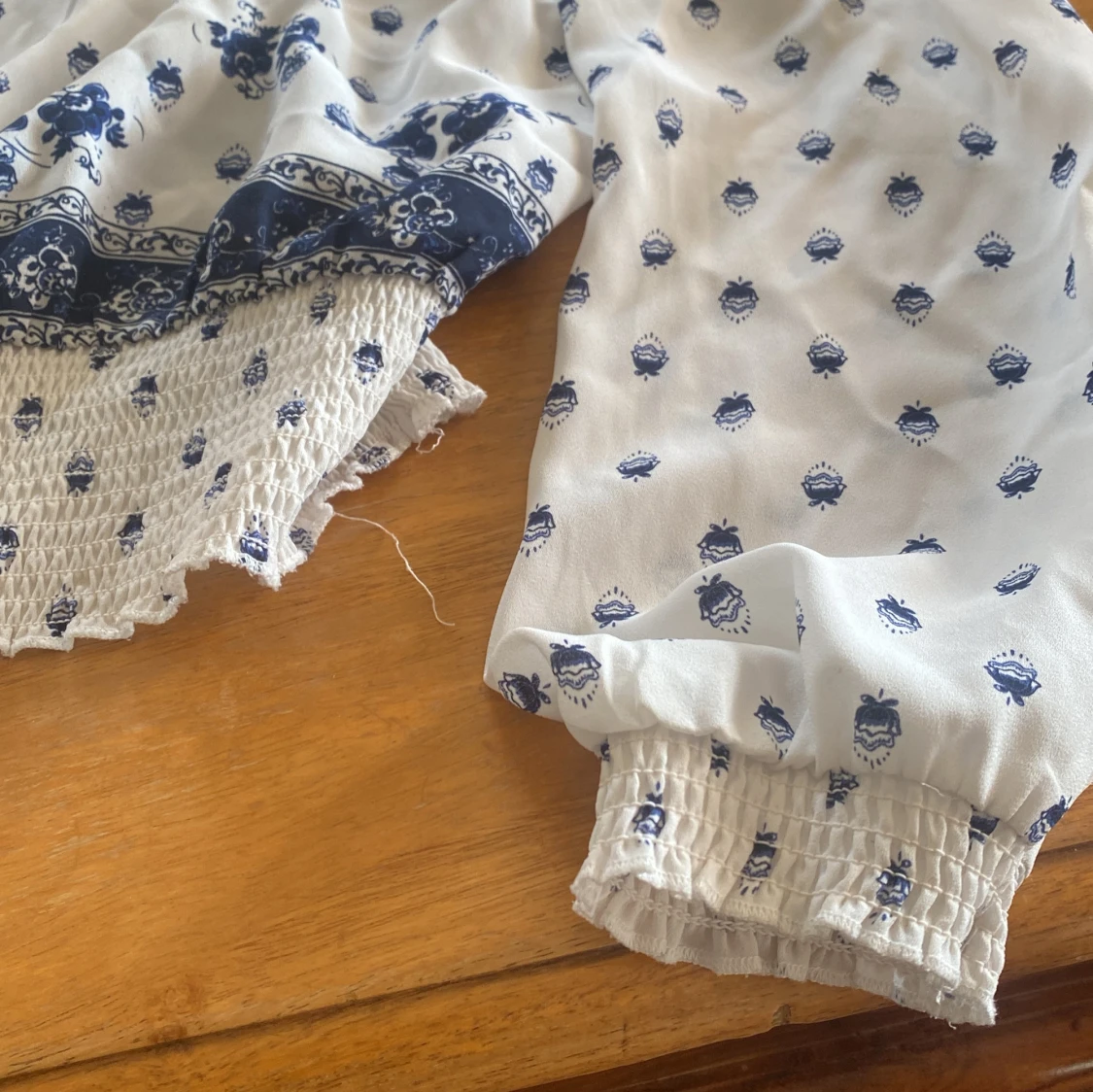 Offshoulder blus från KappAhl, vit/blå - 3