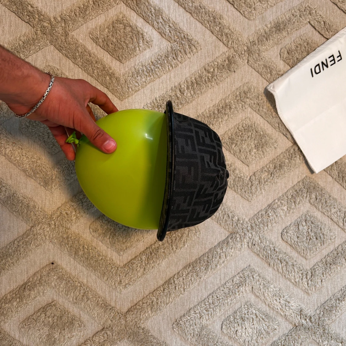 Svart keps från Fendi med monogram - 2