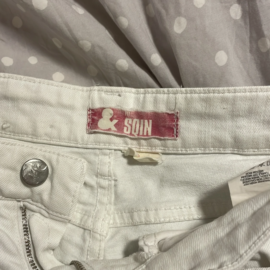 Vita jeansshorts från SOIN - 2