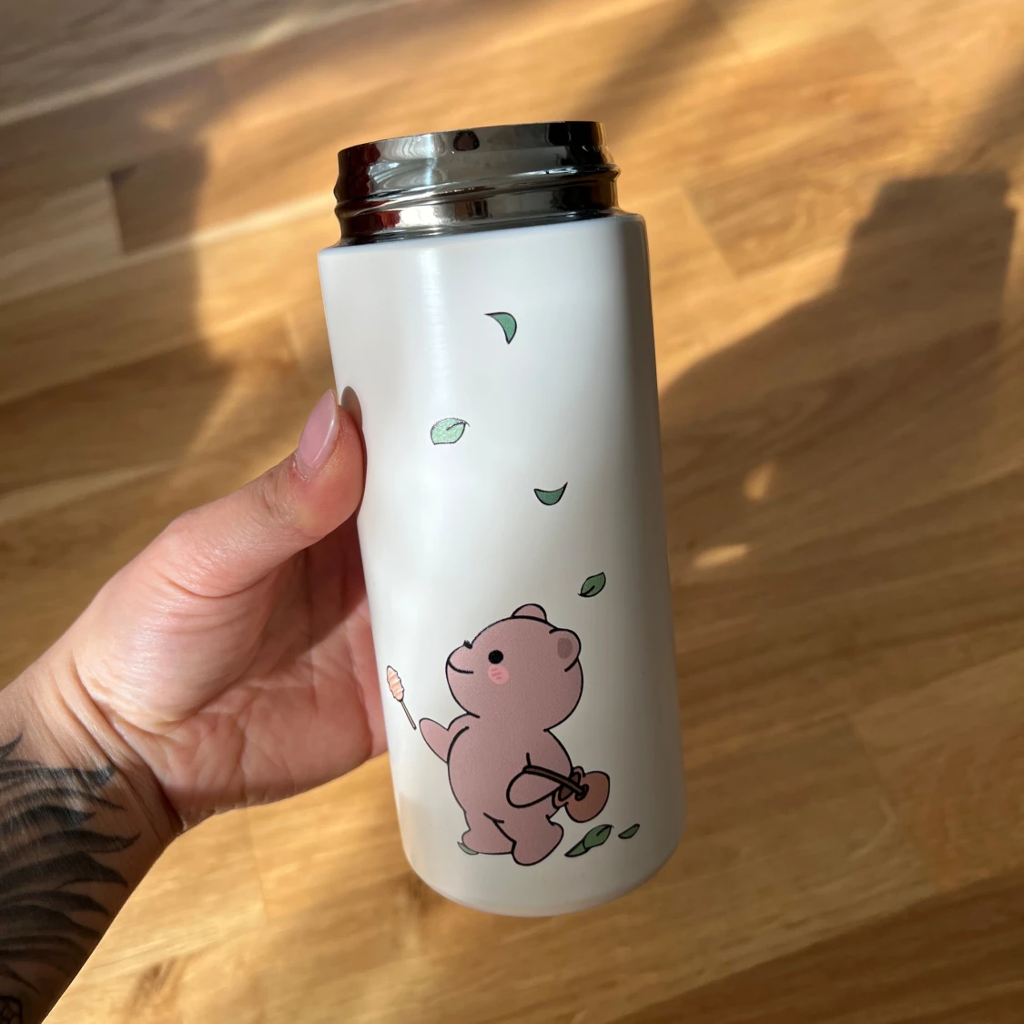 Vit termosmugg med björn motiv - 1