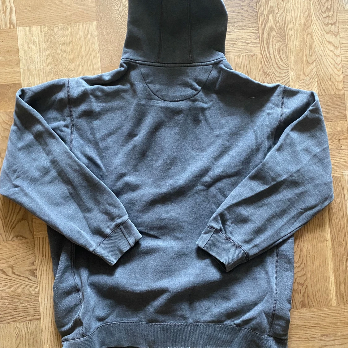 Grå hoodie från Ecko Unltd - 1