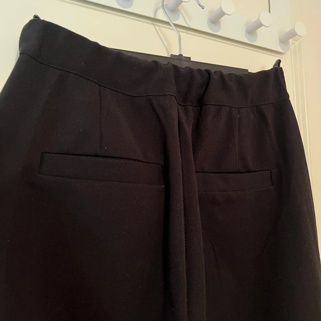 Svarta kostymbyxor - 2