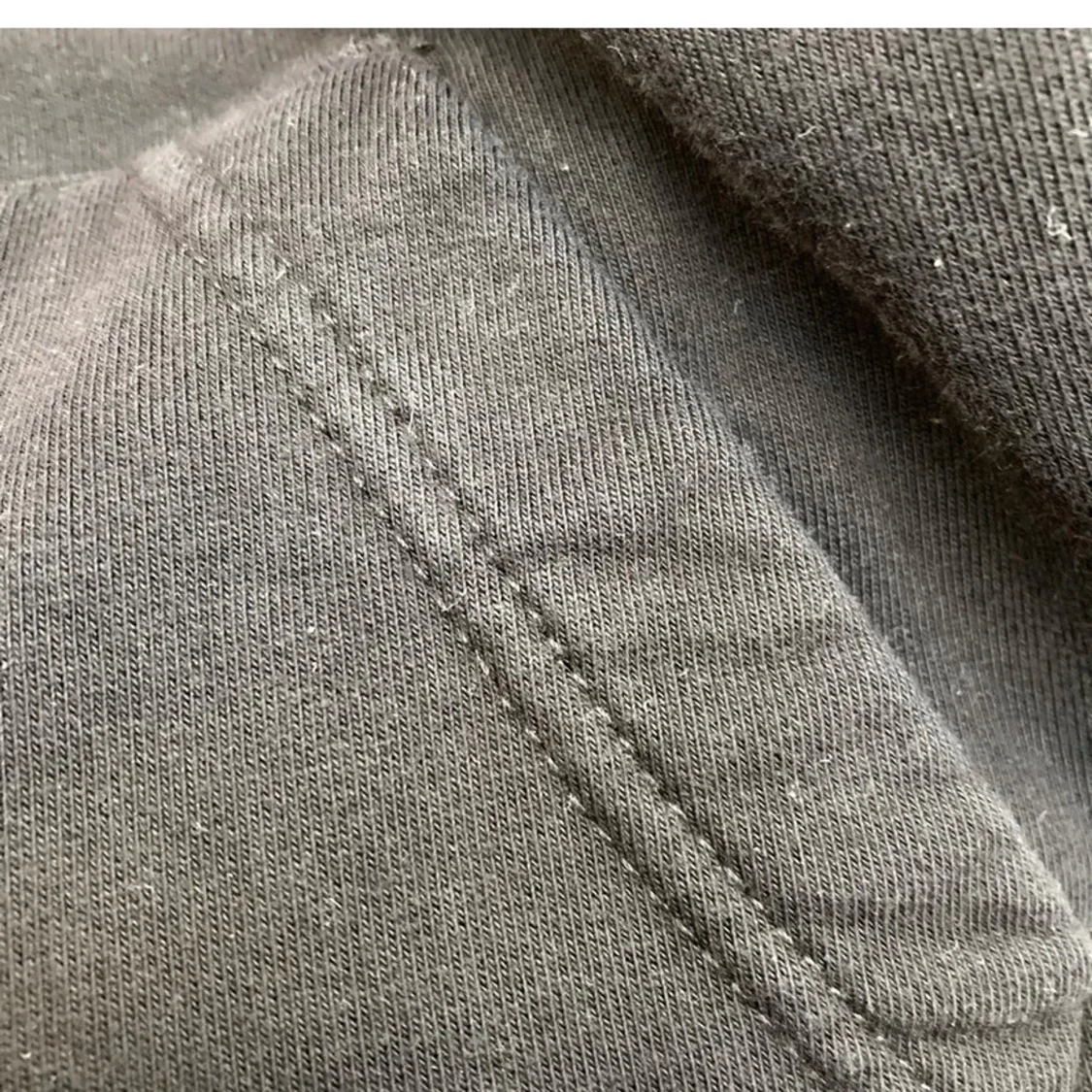 Svart hoodie med tryck från The Cool Elephant - 3