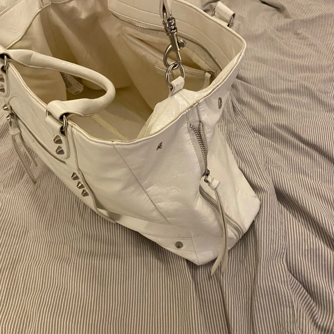 Vit axelväska med dragkedja från NA-KA - 3