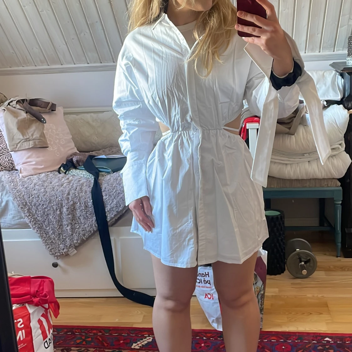 Vit kortklänning med knyt - 1