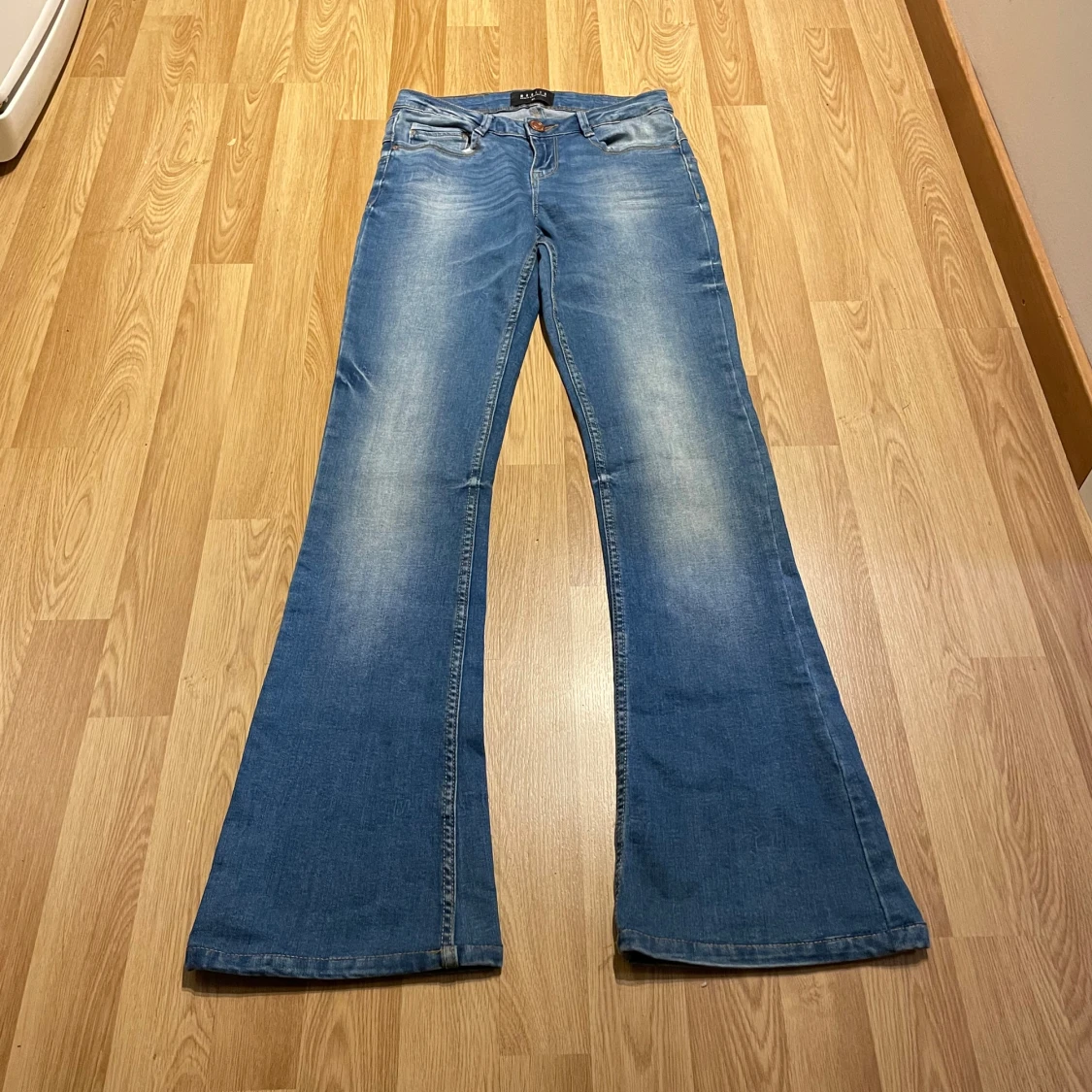 Lågmidjade bootcut jeans