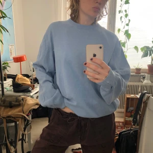 Ljusblå tjocktröja från Barbour - Storlek  M,  oversized 👌